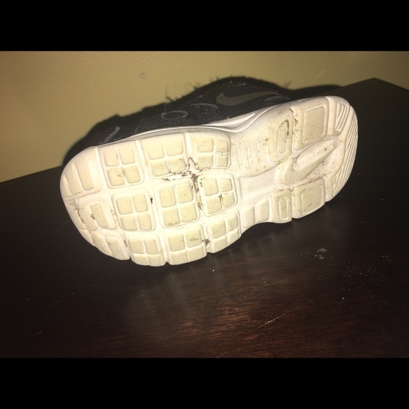 Nike toddler shoes - Picture 3 of 3